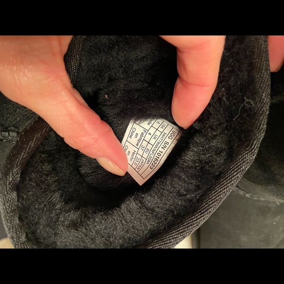 Ugg Sz 6 Black Classic Boot GREAT condition - Picture 3 of 5